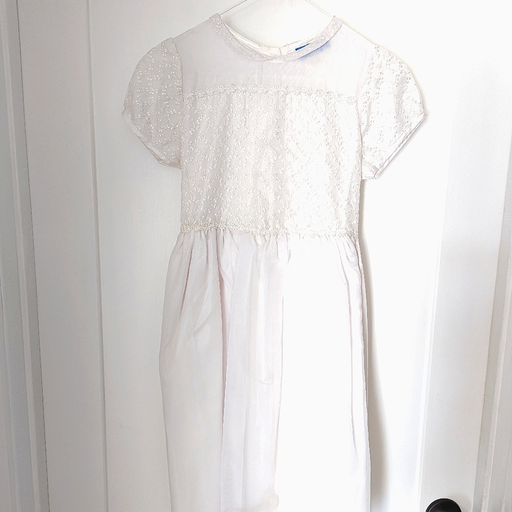 Piccoli girls white communion dress with headpiece and veil